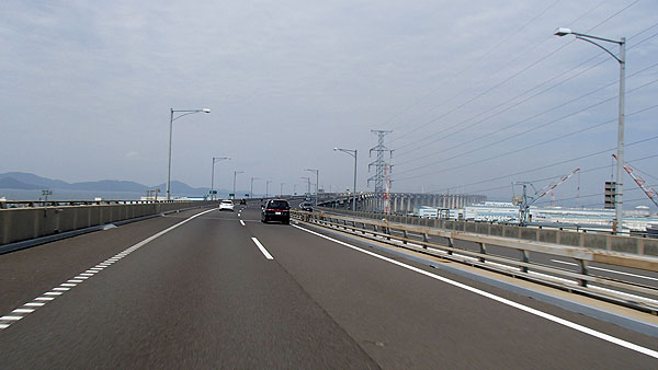 東京への道